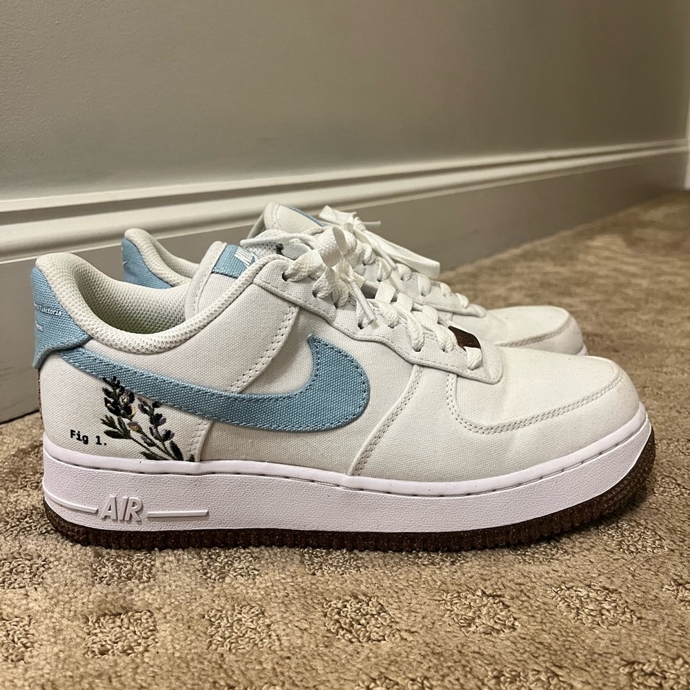 Women’s Nike Air Force 1 '07 SE 'Indigo' Size 8.5